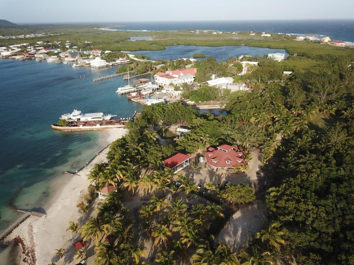Sea Eye Hotel - Sunset Building Utila Exterior photo
